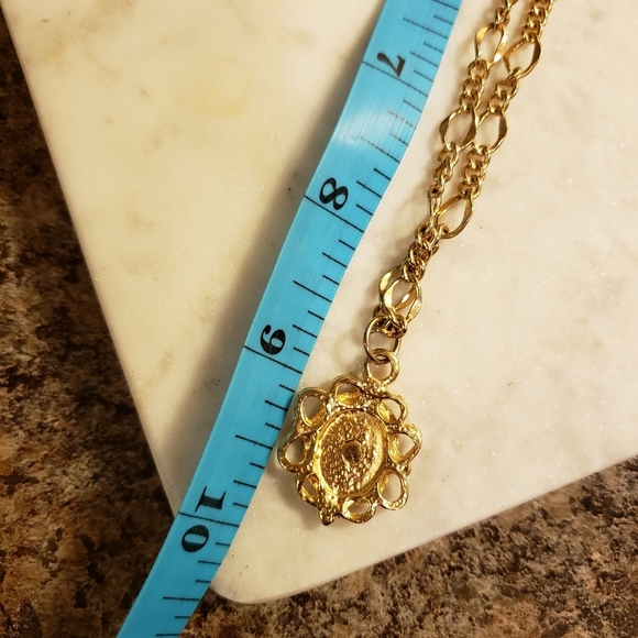 Vintage Vigaro Chain Filigree Gold Frame Black & Copper Cameo Center Necklace - Picture 6 of 14